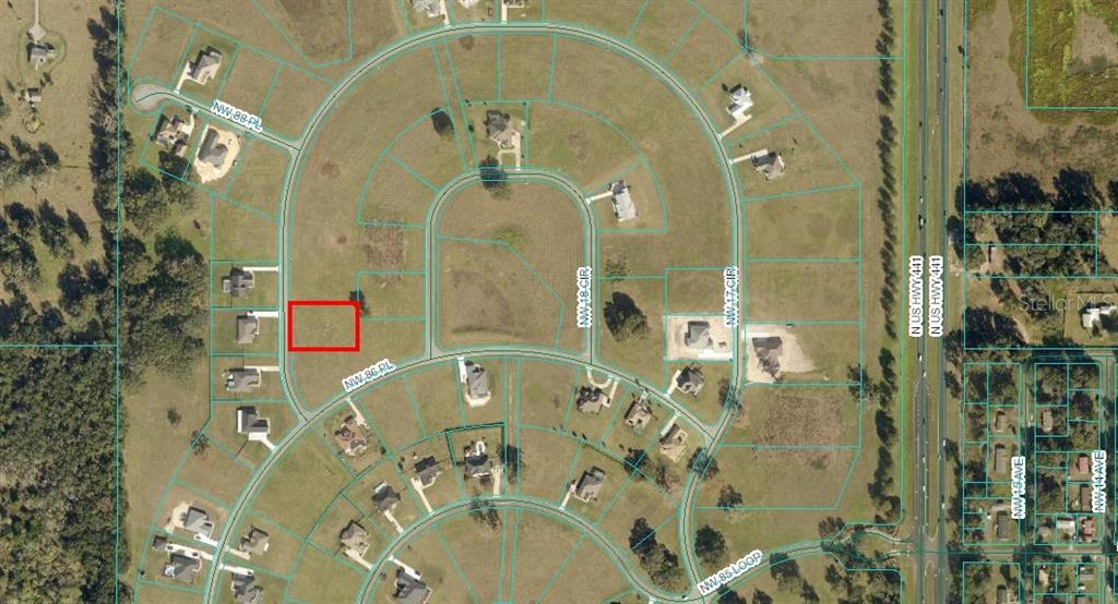 an aerial view of a bathroom with a mirror