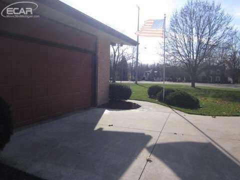 1501 Flushing Road Flushing, MI 48433 - Photo 9 of 40 20424586-8.JPG