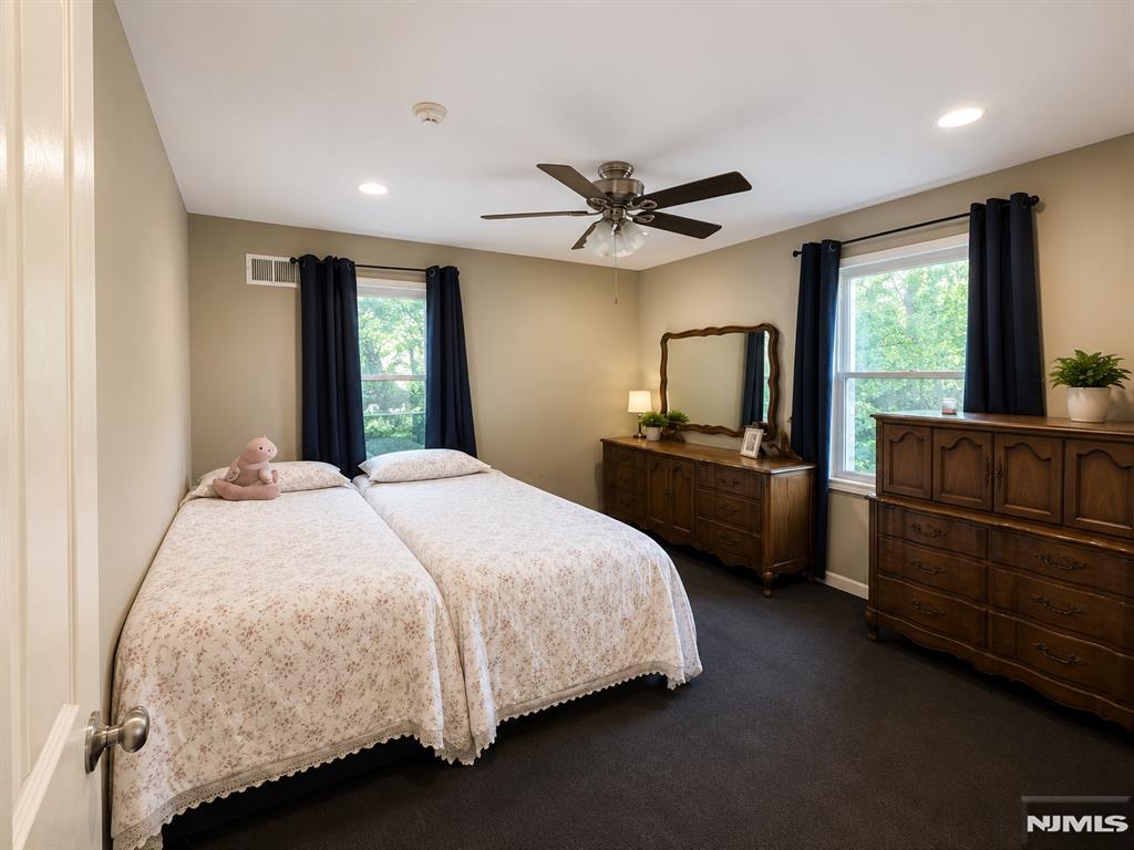 50 Highgate Terrace Bergenfield, NJ 07621 - Photo 11 of 12