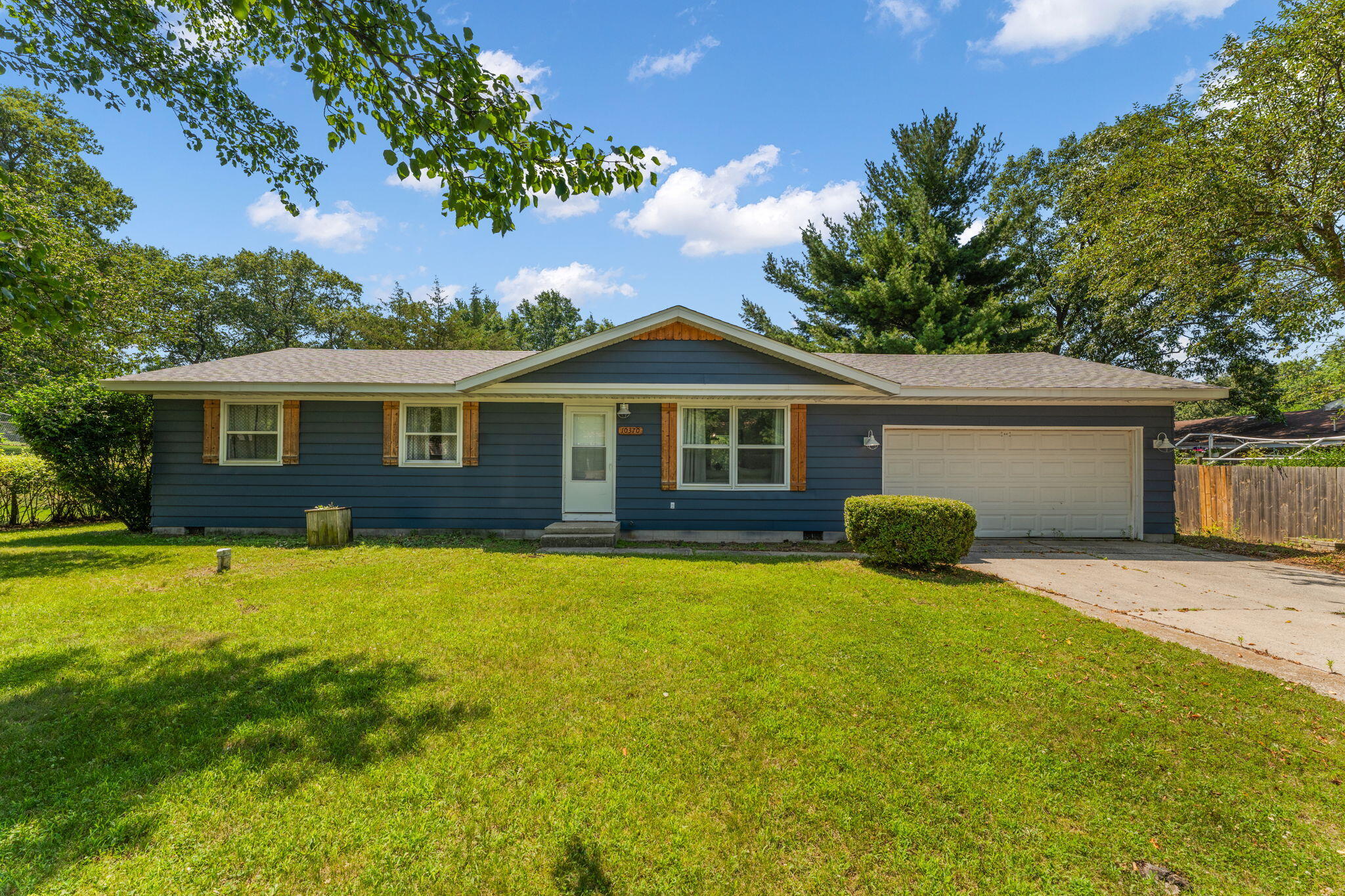 10370 North 477 East Demotte, IN 46310 - Photo 1 of 18 2048x1365