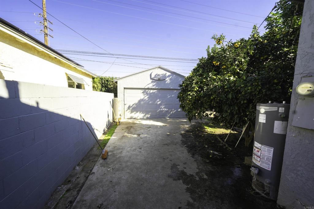 7513 Pivot Street Downey, CA 90241 - Photo 11 of 11 a view of a back yard of the house