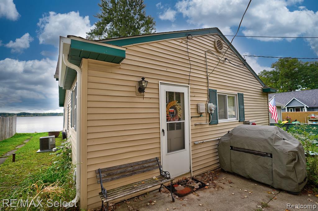3939 Hunt Road Lapeer, MI 48446 - Photo 5 of 45