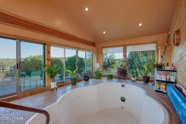 $1,895,000 | 2225 Highway 77, Show Low, AZ 85901