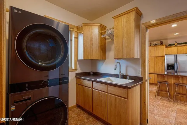 $1,895,000 | 2225 Highway 77, Show Low, AZ 85901