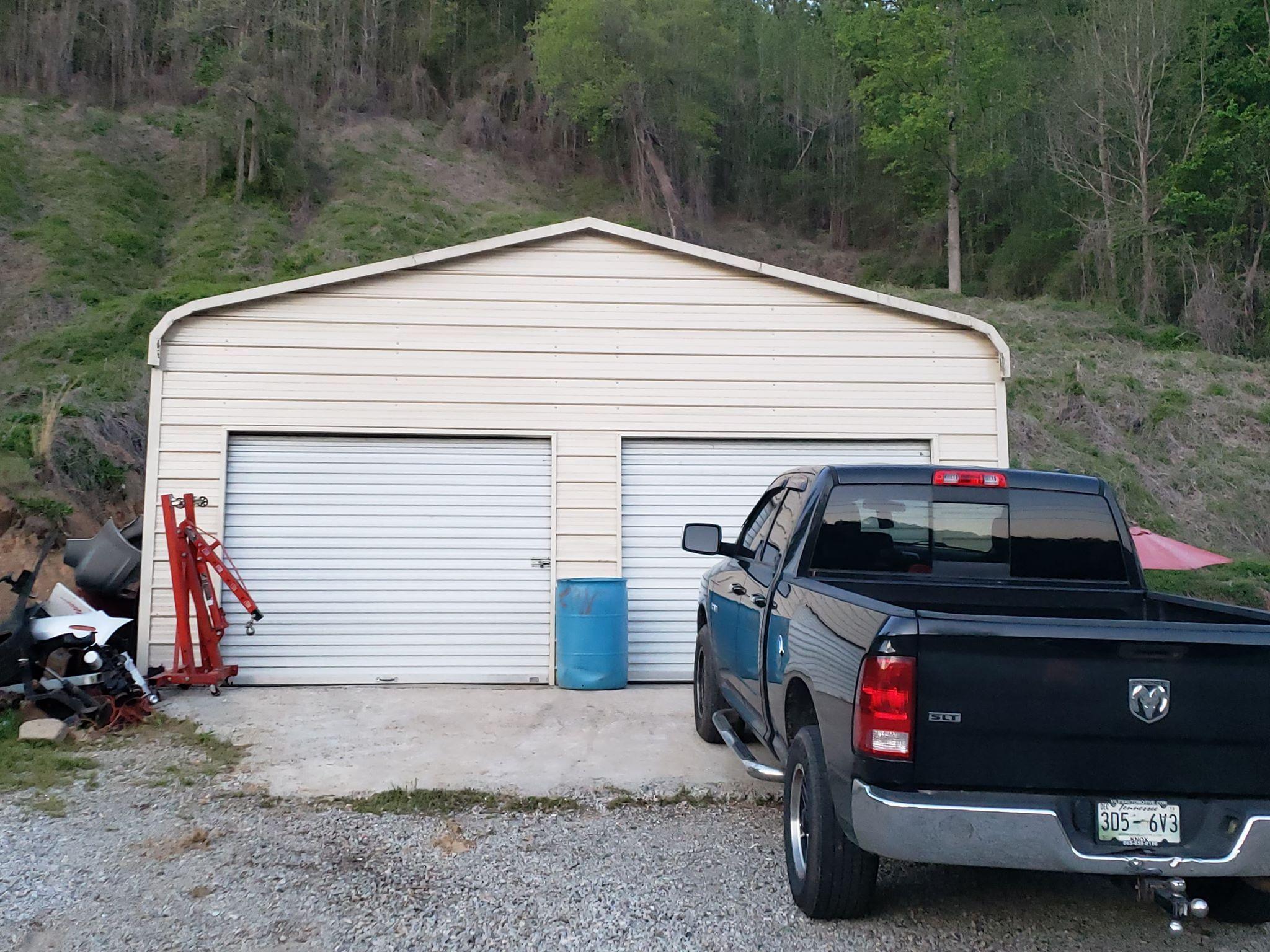 224 Hillside Road Oakdale, TN 37829 - Photo 4 of 7 Neal garage