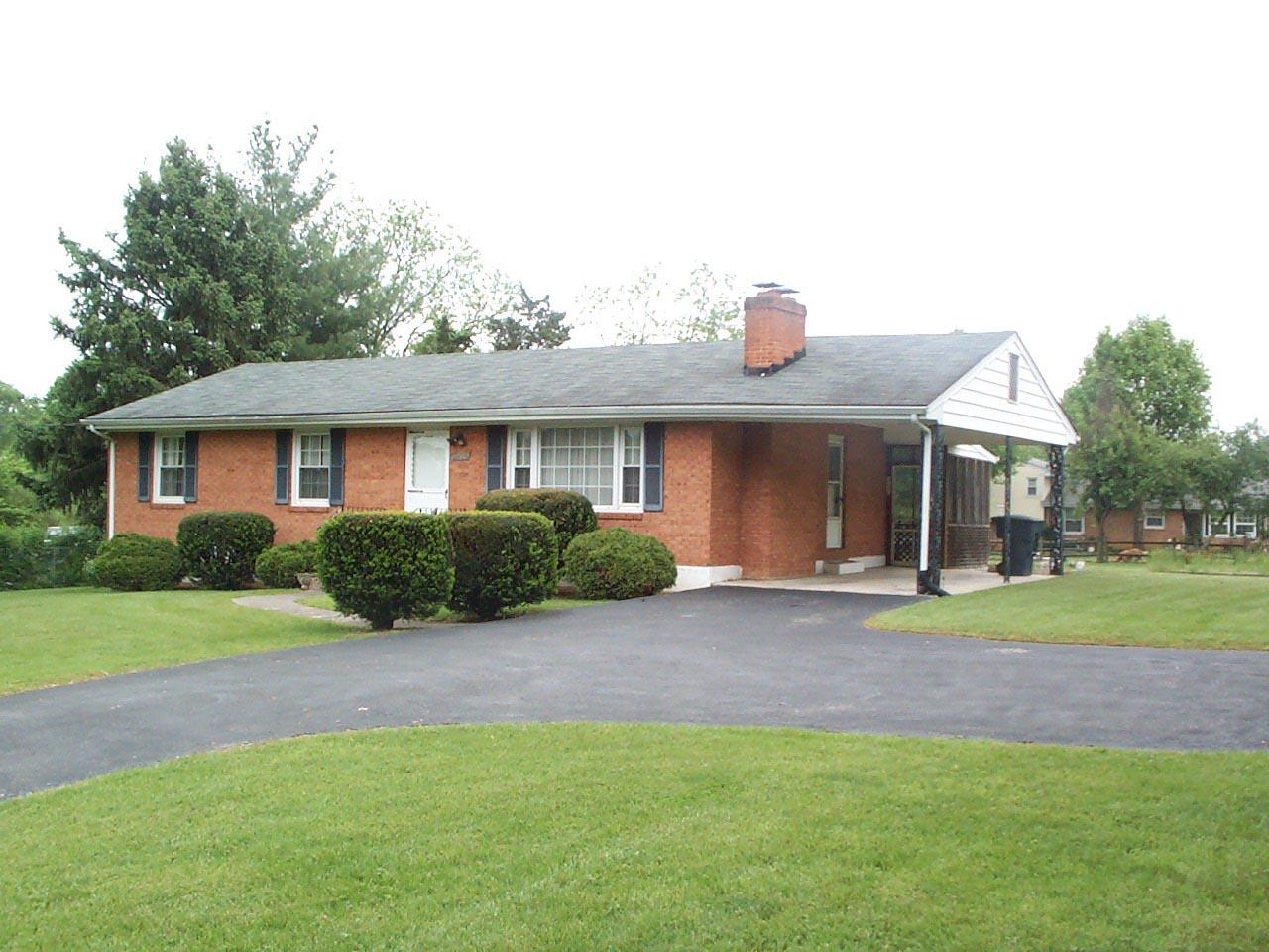 5402 Cove Road Roanoke, VA 24017 - Photo 1 of 1 front