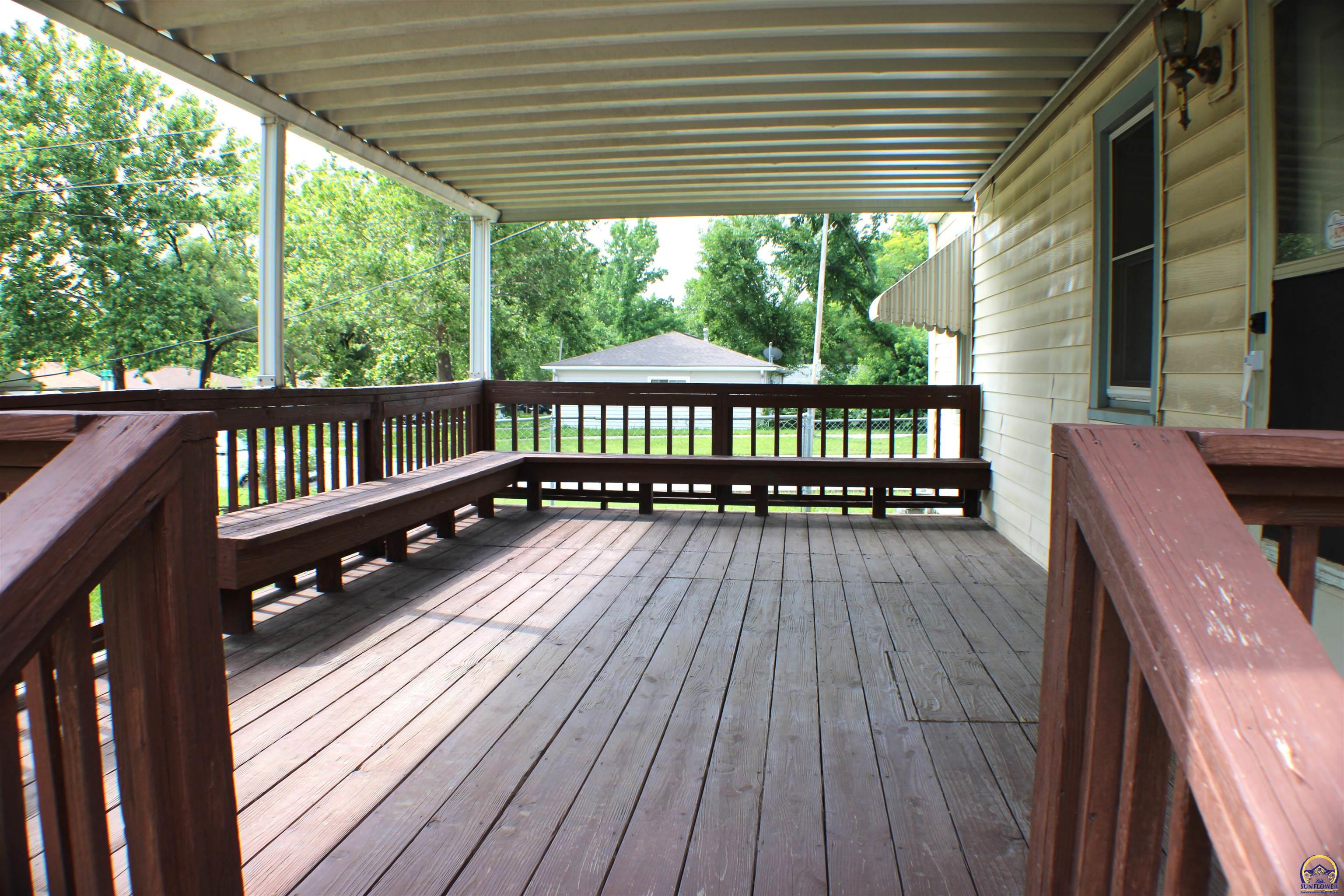 1014 Southeast 21st Street Topeka, KS 66607 - Photo 6 of 25