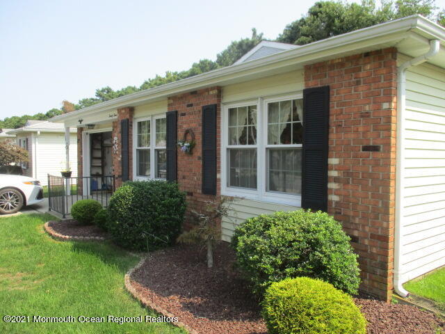 23 Meadowbrook Road Brick, NJ 08723 - Photo 3 of 35 IMG_9561