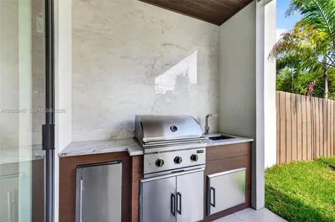 $1,525,000 | 910 Southeast 13th Street, Fort Lauderdale, FL 33316