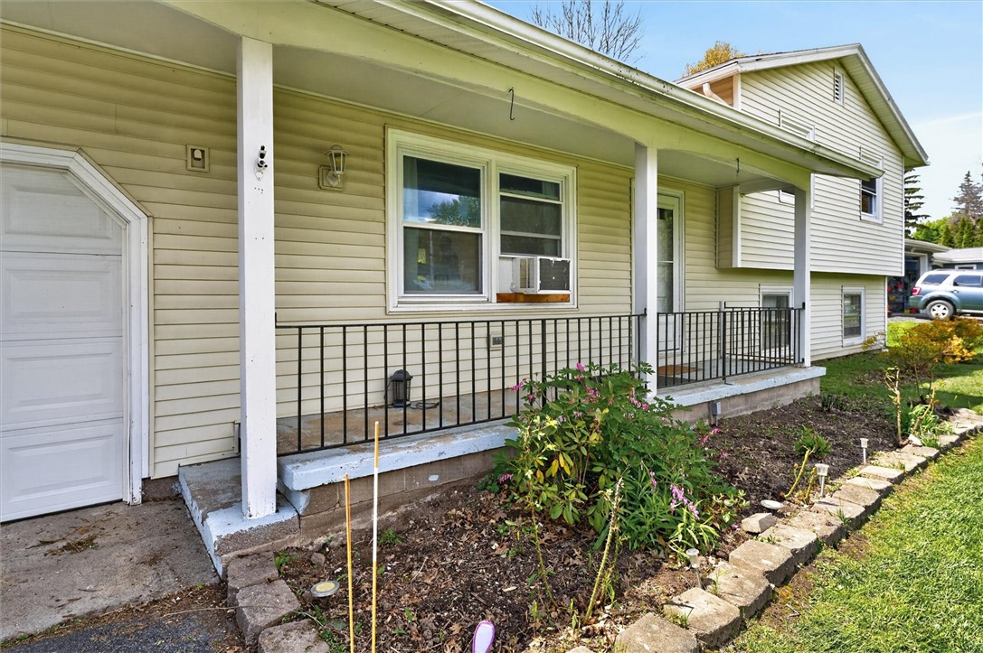 1399 Creek Street Rochester, NY 14625 - Photo 5 of 50