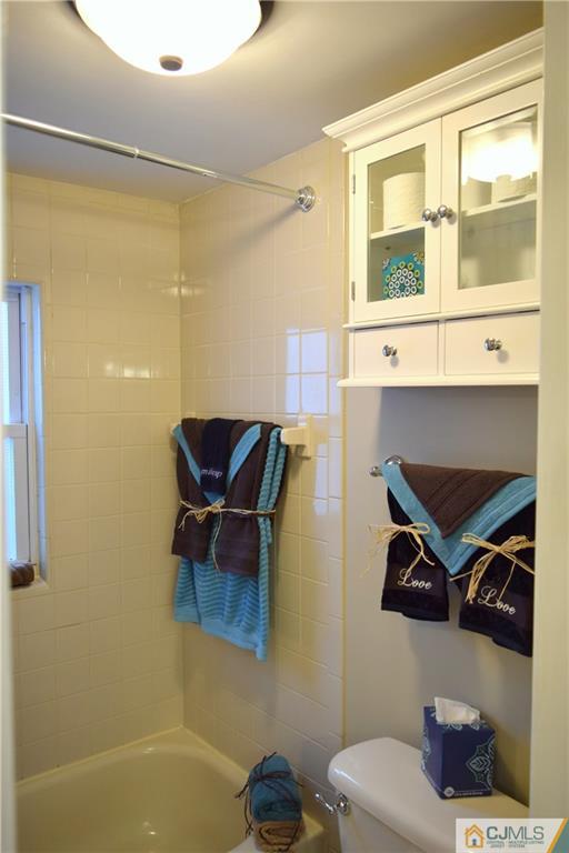 697 Old Post Road Edison, NJ 08817 - Photo 22 of 24 Gallery Image 22