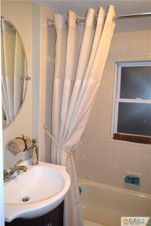 697 Old Post Road Edison, NJ 08817 - Photo 23 of 24 Gallery Image 23