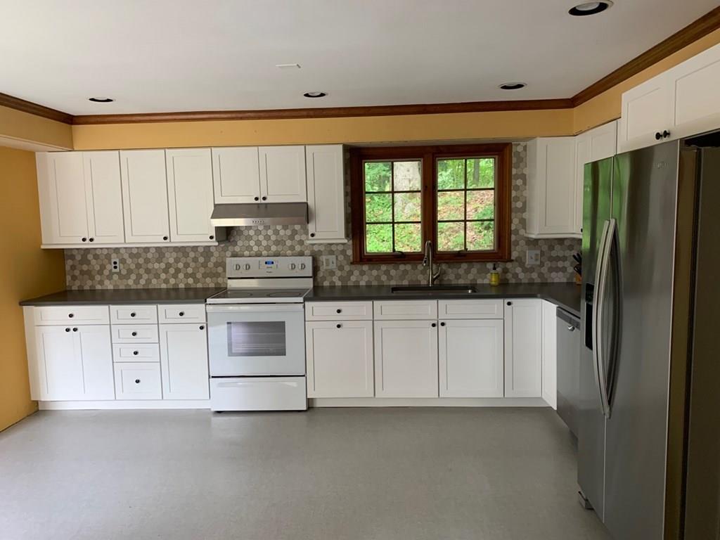 6 North Hillside Road Deerfield, MA 01373 - Photo 6 of 21 Gallery Image 6