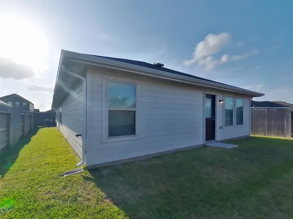 $1,559 | 17527 Grand Fir Lane, New Caney, TX 77357