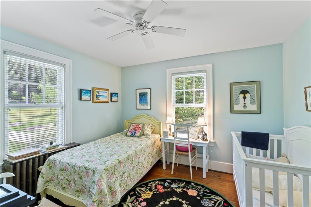 566 Dorseyville Road Pittsburgh, PA 15238 - Photo 25 of 48 a bedroom with a bed and a table in it