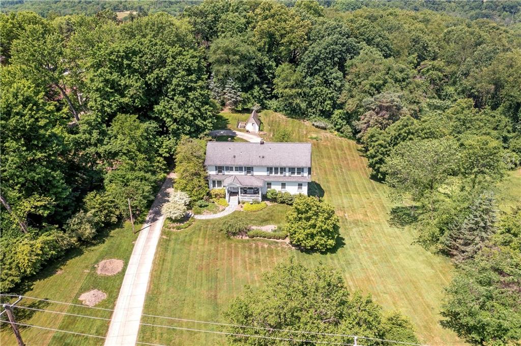 566 Dorseyville Road Pittsburgh, PA 15238 - Photo 36 of 48 a view of a yard with chairs