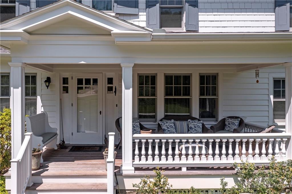 566 Dorseyville Road Pittsburgh, PA 15238 - Photo 4 of 48 a front view of a house with a porch
