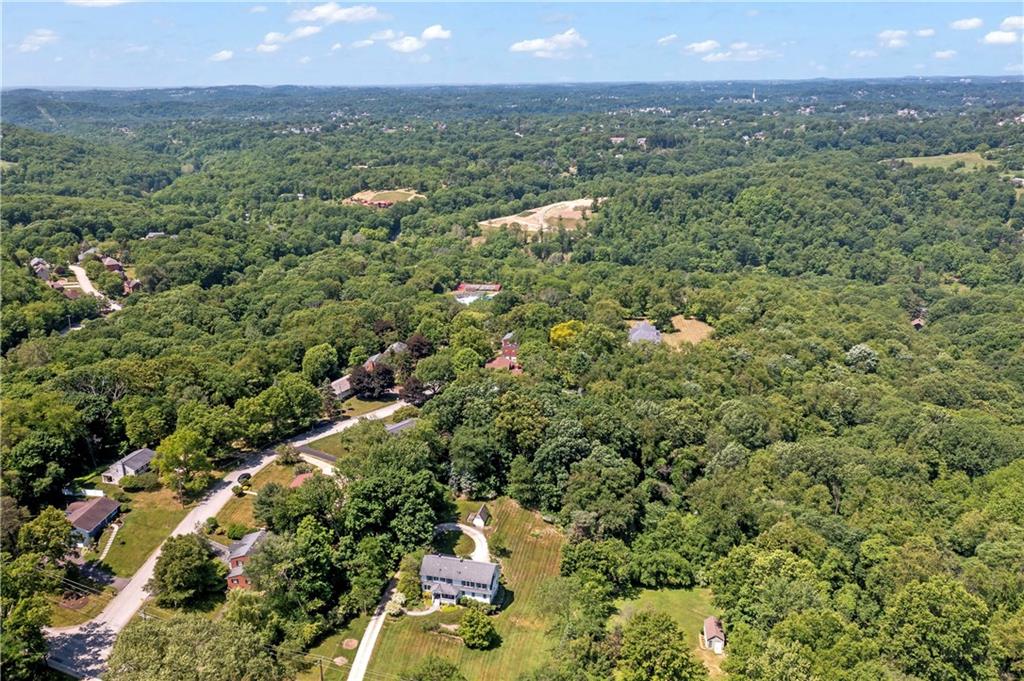 566 Dorseyville Road Pittsburgh, PA 15238 - Photo 48 of 48 an aerial view of a houses with a yard and lake