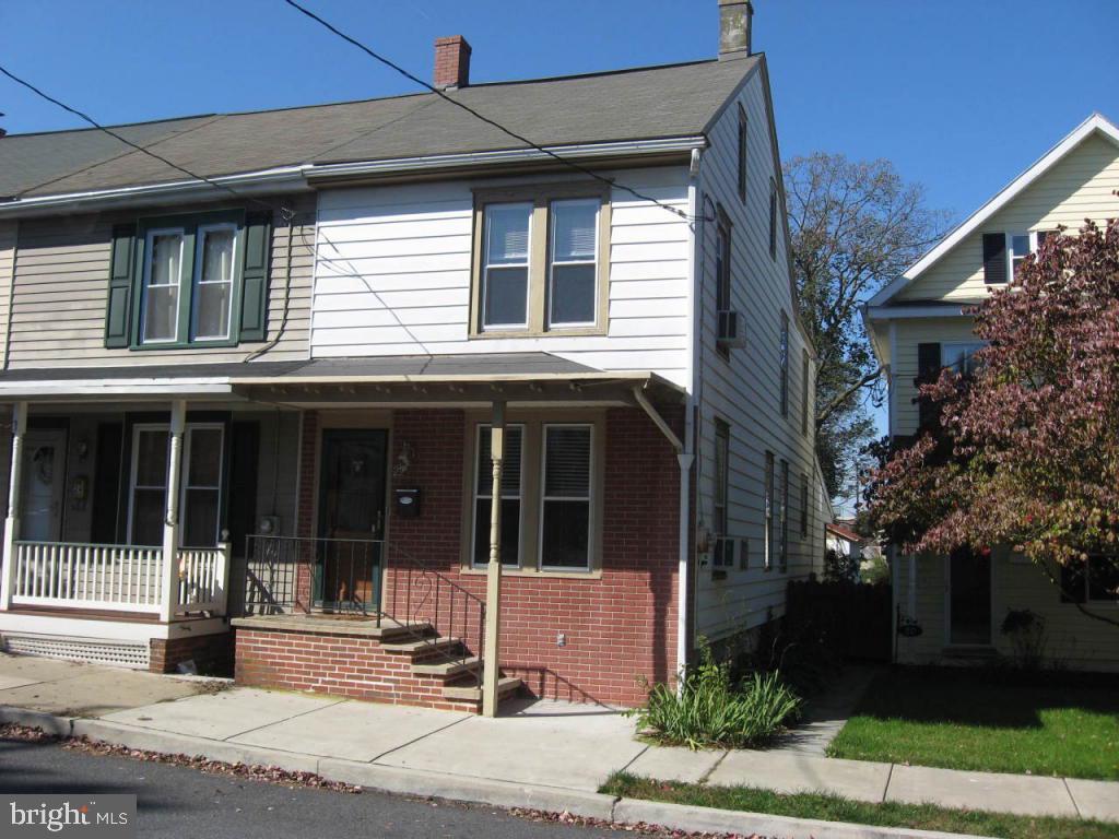 22 South Spruce Street Lititz, PA 17543 - Photo 1 of 16