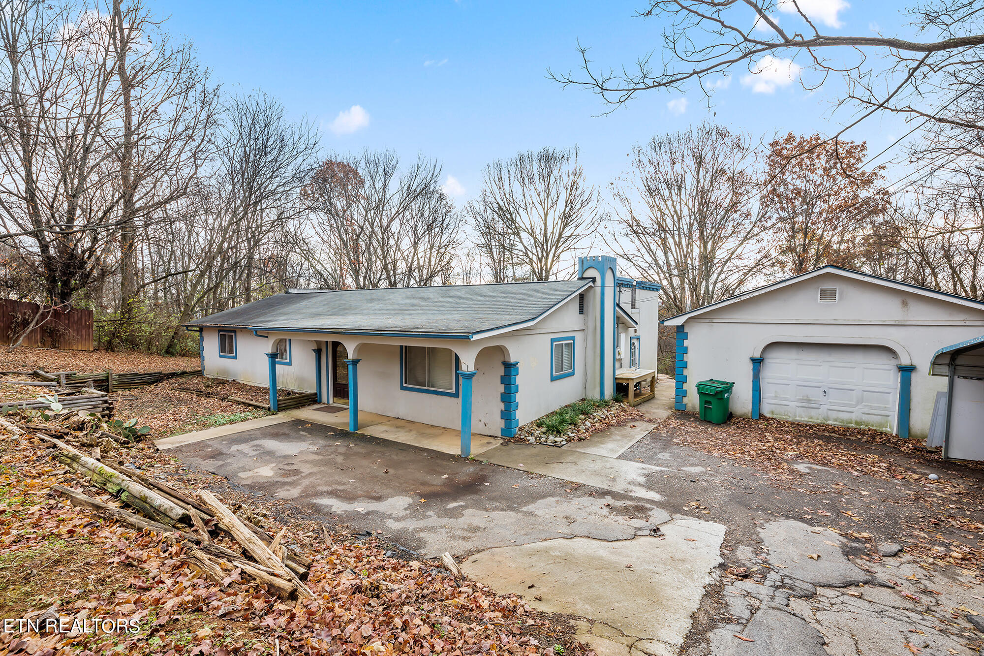 11748 Black Road Knoxville, TN 37932 - Photo 2 of 40 2