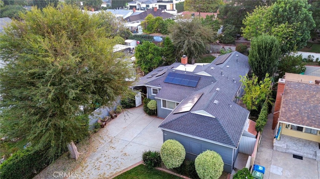 6649 Ranchito Avenue Van Nuys, CA 91405 - Photo 29 of 31 an aerial view of a house with garden space and street view