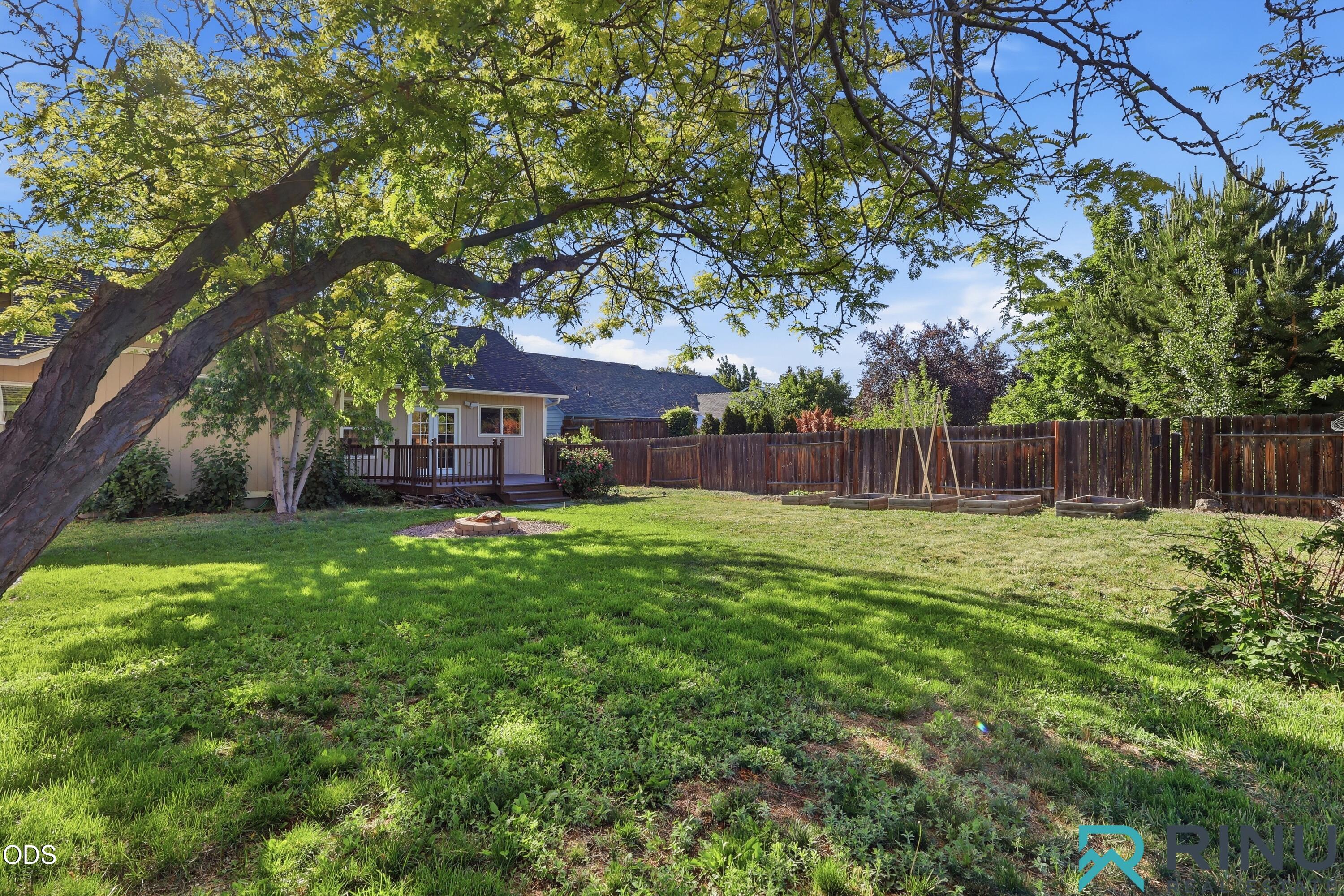 1810 Southwest 27th Street Redmond, OR 97756 - Photo 38 of 53