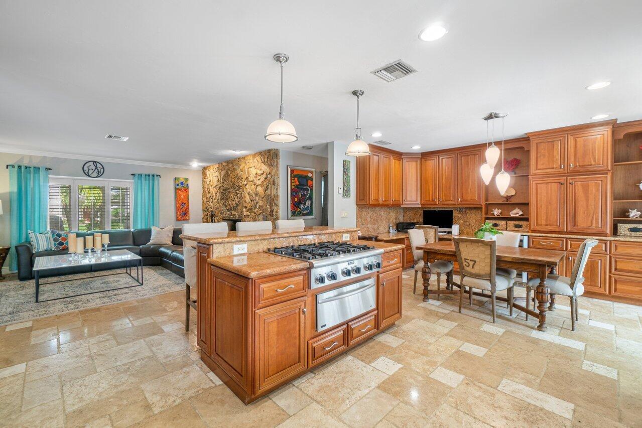 800 Northeast 5th Street Boca Raton, FL 33432 - Photo 14 of 45 13