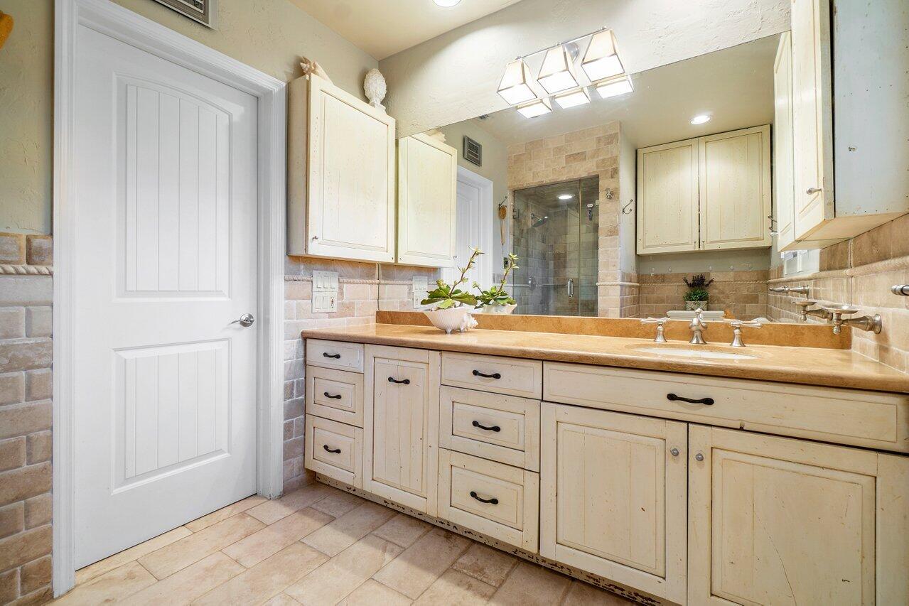 800 Northeast 5th Street Boca Raton, FL 33432 - Photo 25 of 45 24