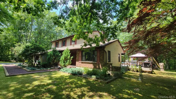 $585,000 | 34 Greenshire Way, Walden, NY 12586