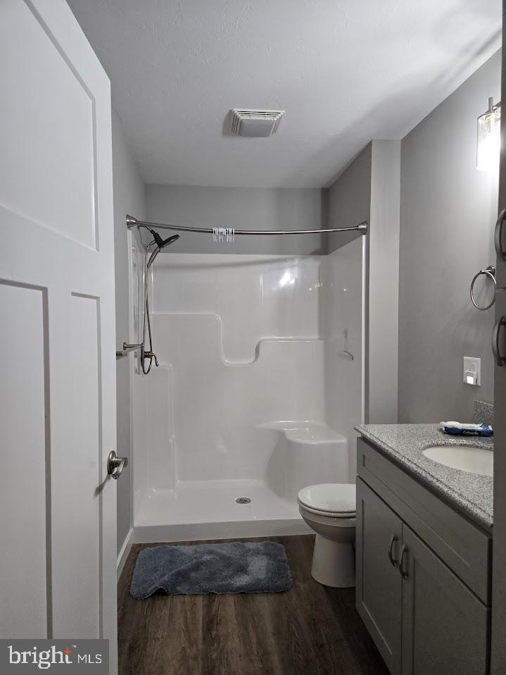 664 East Walnut Street Hanover, PA 17331 - Photo 9 of 21 1st floor primary bathroom