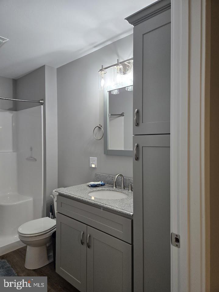 664 East Walnut Street Hanover, PA 17331 - Photo 10 of 21 1st floor primary bathroom