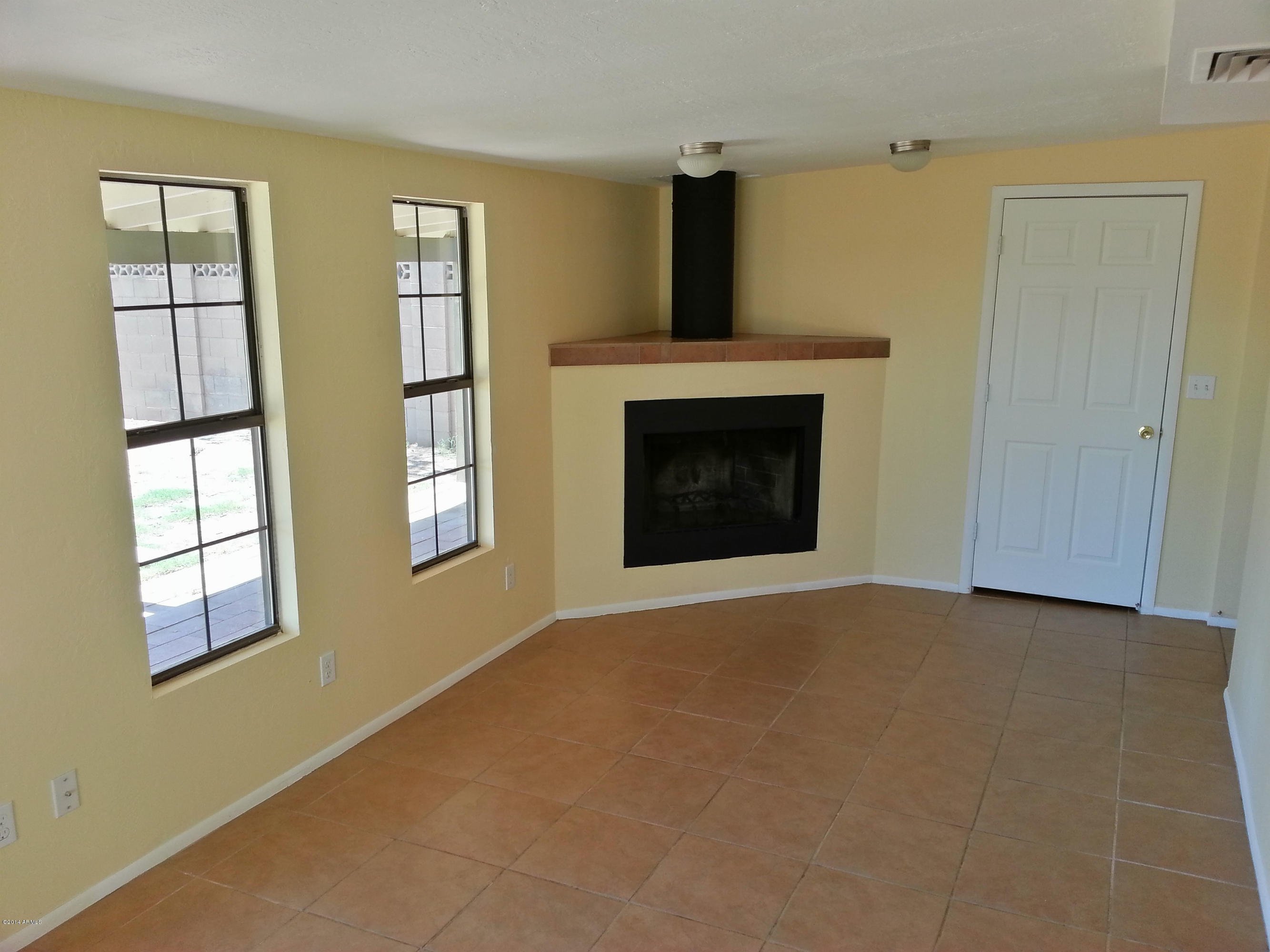 2321 West Ocotillo Road Phoenix, AZ 85015 - Photo 12 of 29 Fireplace2014-08-27 12