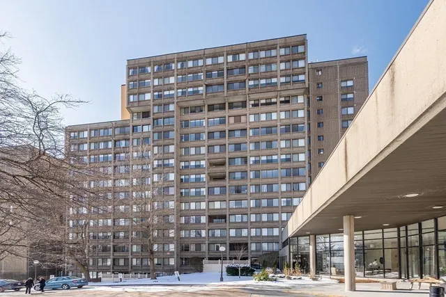 $850,000 | 250 Hammond Pond Parkway, Unit 213S, Newton, MA 02467