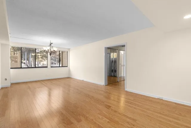 $850,000 | 250 Hammond Pond Parkway, Unit 213S, Newton, MA 02467