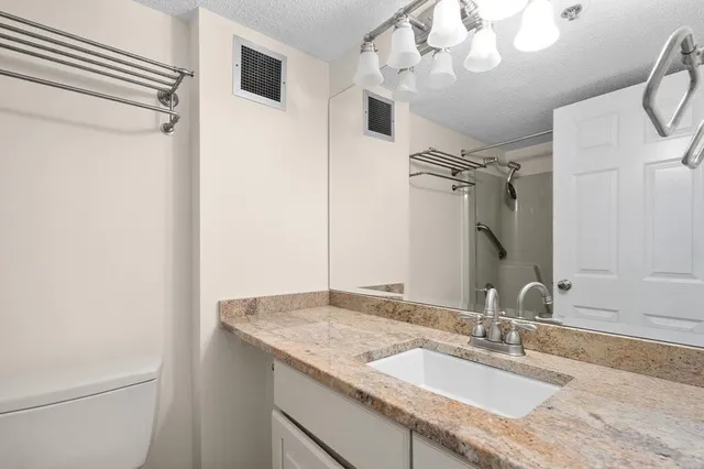 $850,000 | 250 Hammond Pond Parkway, Unit 213S, Newton, MA 02467