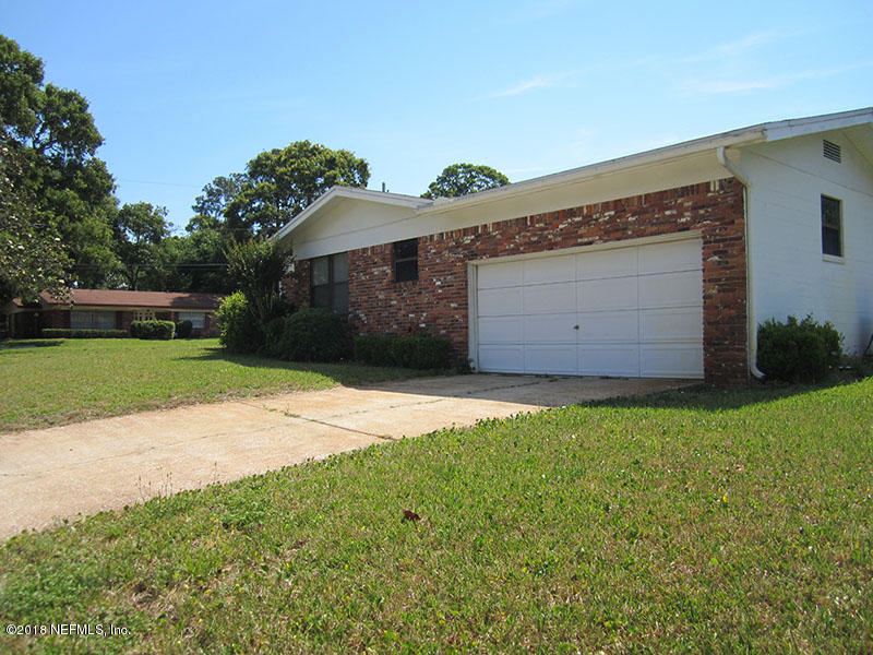 6504 Heidi Road Jacksonville, FL 32277 - Photo 4 of 32 heidi garage