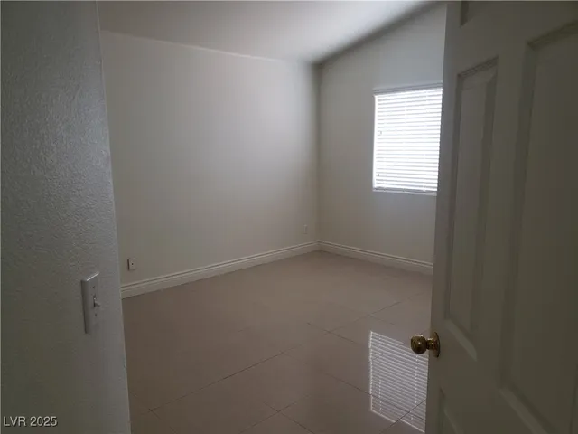 $1,800 | 2324 High Uintas Drive, North Las Vegas, NV 89031