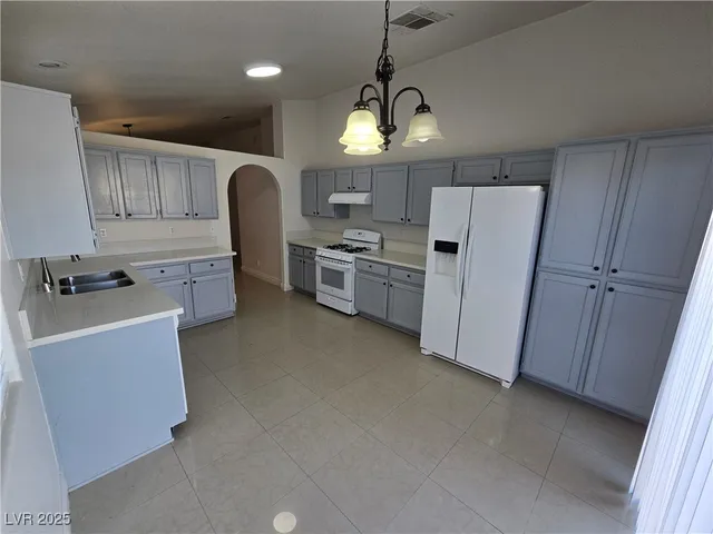 $1,800 | 2324 High Uintas Drive, North Las Vegas, NV 89031