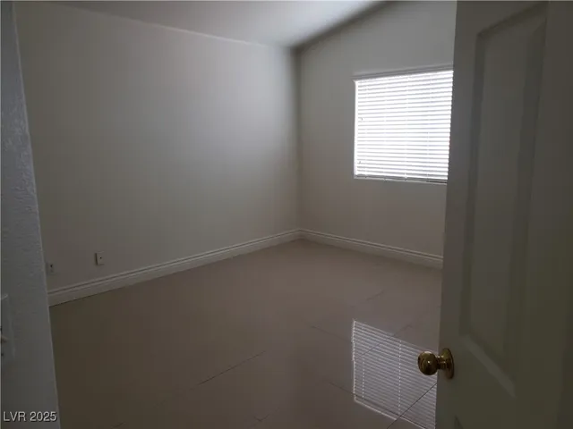 $1,800 | 2324 High Uintas Drive, North Las Vegas, NV 89031