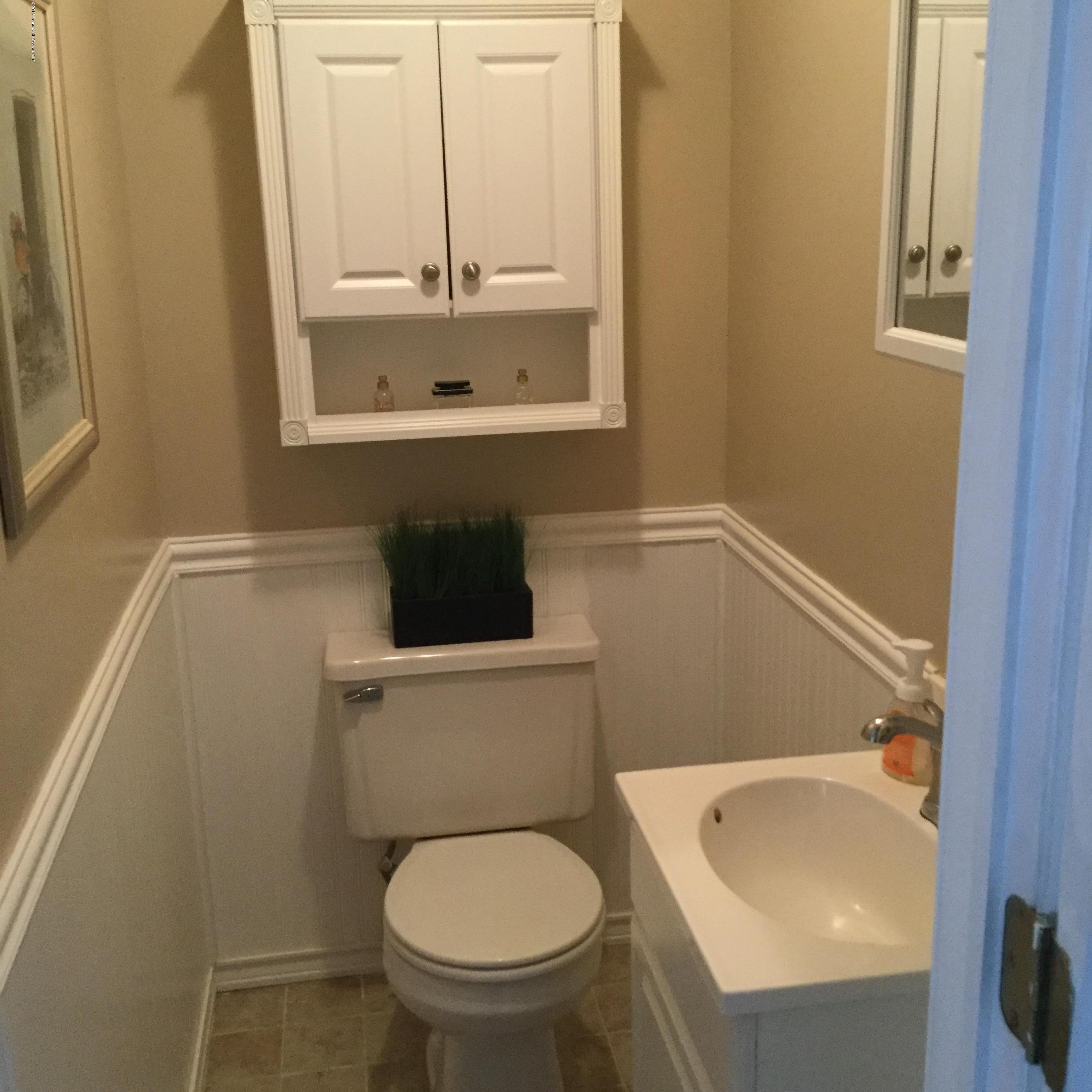 612 Bennetts Mills Road Jackson, NJ 08527 - Photo 9 of 27 Powder room