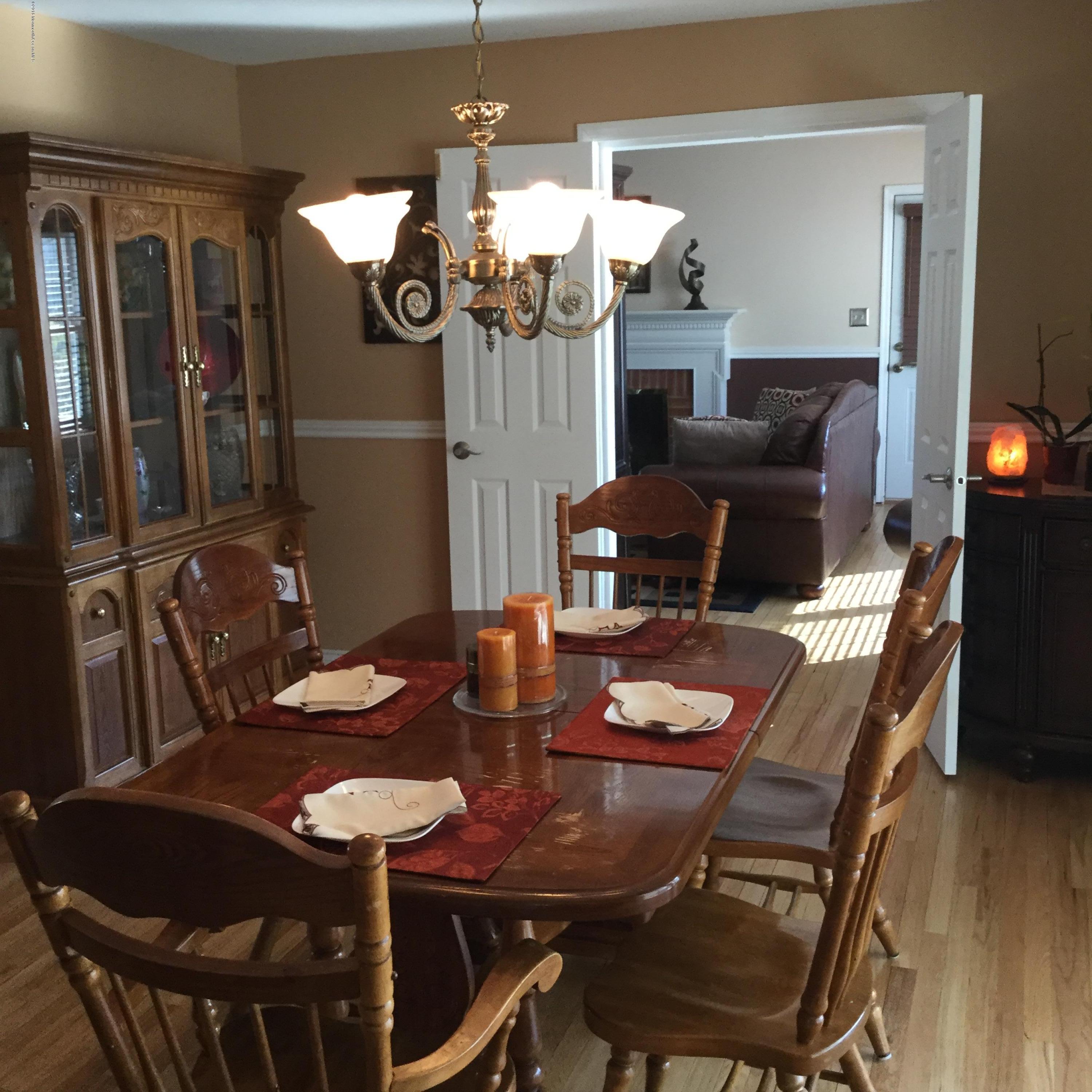612 Bennetts Mills Road Jackson, NJ 08527 - Photo 10 of 27 Dining room