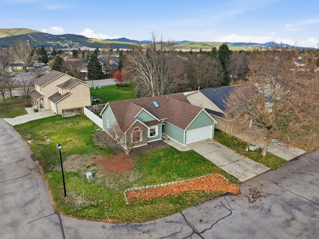 $389,900 | 18907 East Baldwin Lane, Greenacres, WA 99016