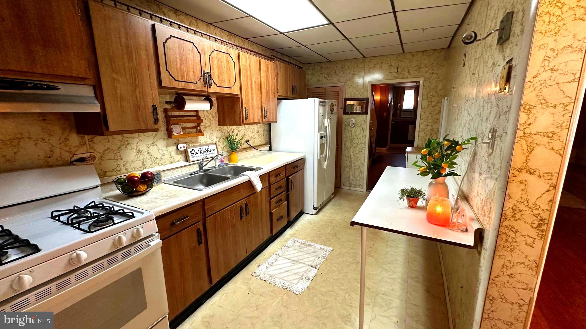 4643 Coleherne Road Baltimore, MD 21229 - Photo 10 of 40