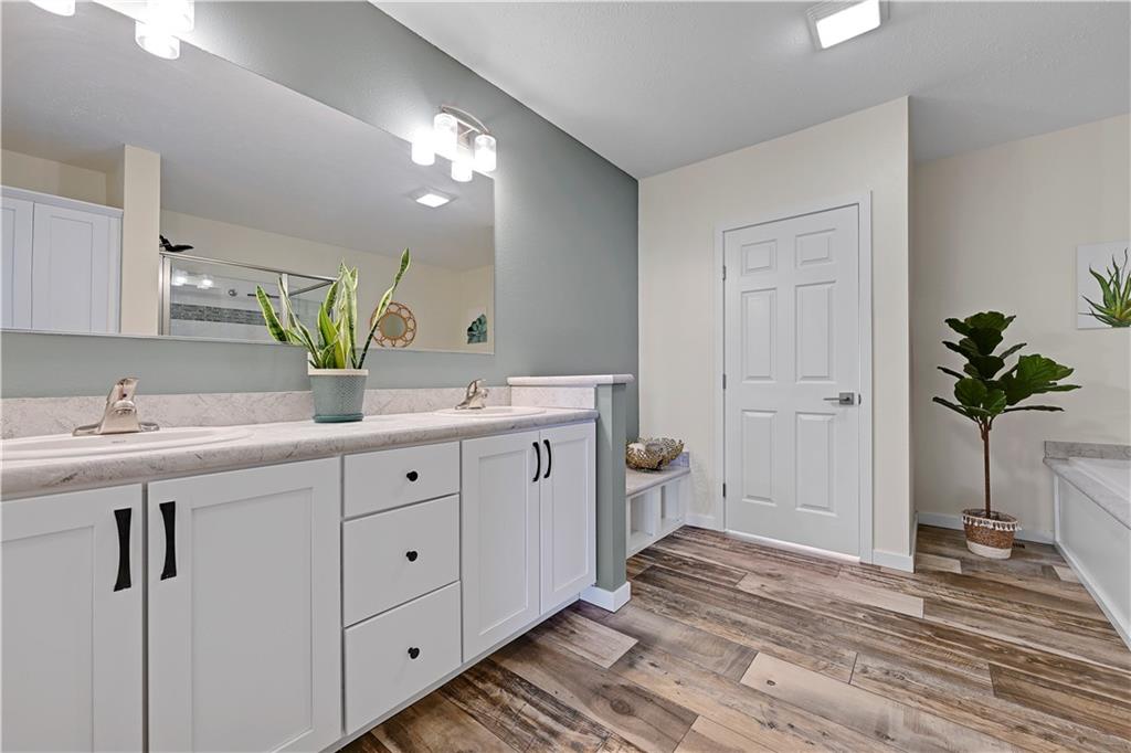 34946 Spring Valley Road Paola, KS 66071 - Photo 26 of 62