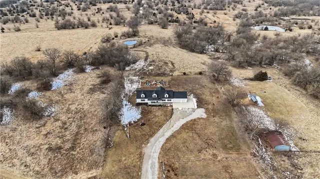 $995,000 | 34946 Spring Valley Road, Paola, KS 66071