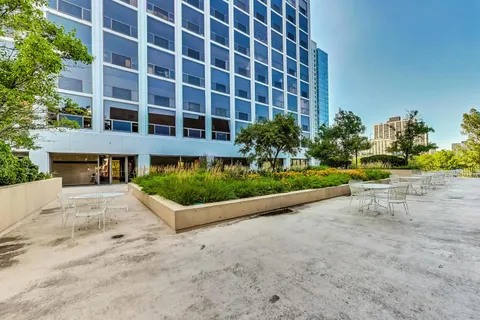$155,000 | 4343 North Clarendon Avenue, Unit 1408, Chicago, IL 60613