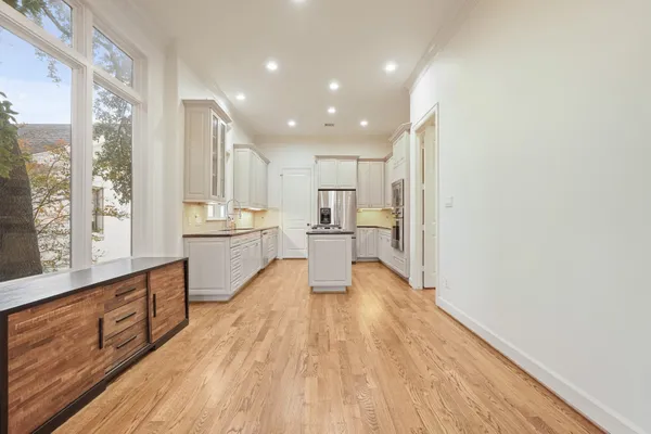 $6,000 | 521 Lovett Boulevard, Houston, TX 77006