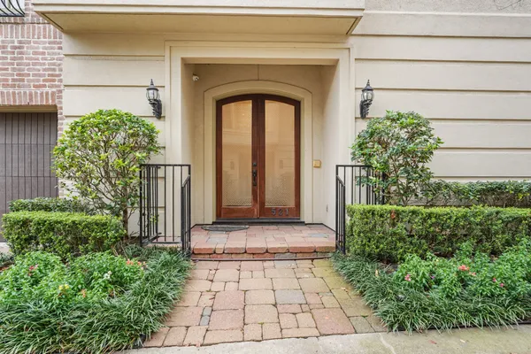 $6,000 | 521 Lovett Boulevard, Houston, TX 77006