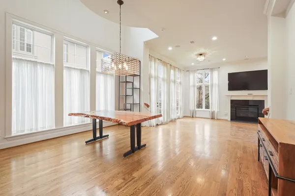 $6,000 | 521 Lovett Boulevard, Houston, TX 77006