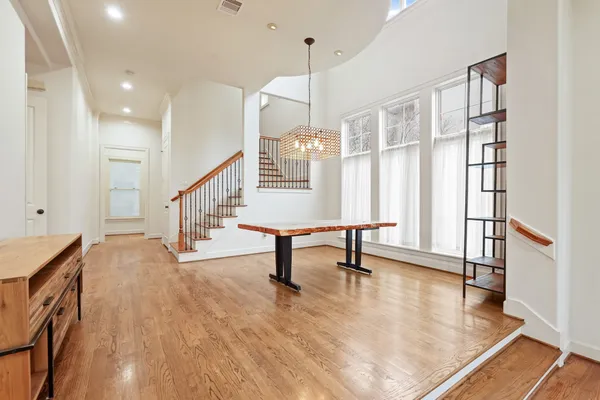 $6,000 | 521 Lovett Boulevard, Houston, TX 77006